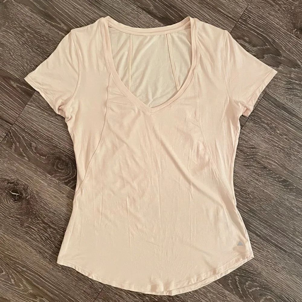 Balance athletica v neck nwot